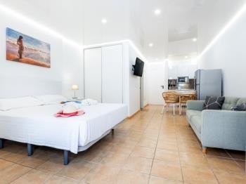 Cute Parque Cattleya 107 close to the beach